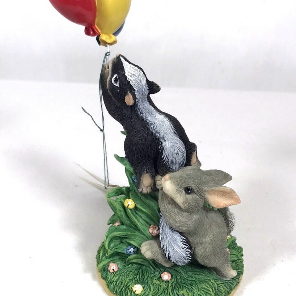 1997 Charming Tails Hang On Skunk Rabbit Figurine Balloons 98/600 Fitz Floyd NWT
